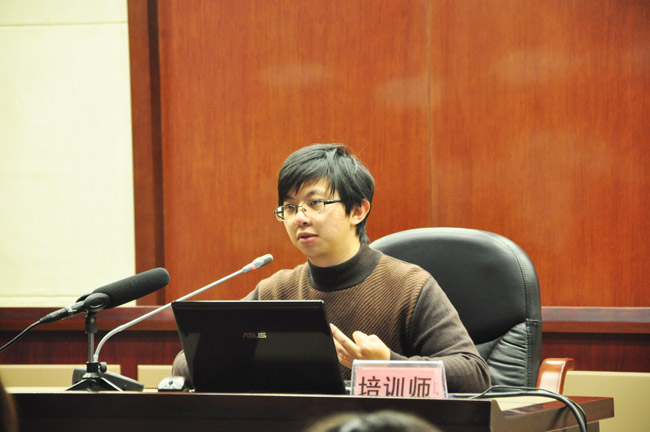 通达oa2024 20241115-通达 OA2024：让人又爱又恨的办公系统，优点与缺点并存