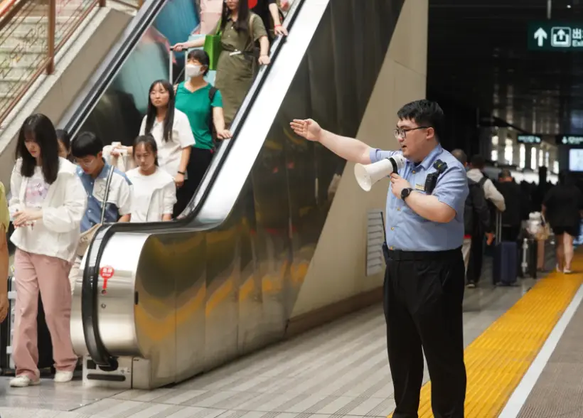 用名字怎么查身份证号_用姓名查身份证号_拿姓名查身份证号