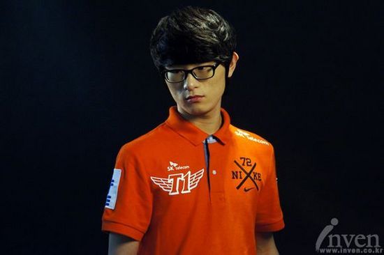 lol锁视角好还是不锁好_lol半锁定视角怎么用_lol锁定视角y没反应